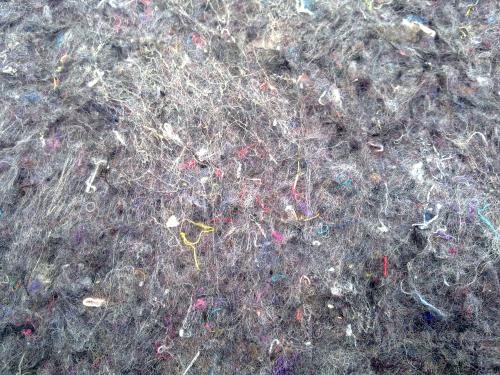 床垫睡了两年 发现使用黑心棉？